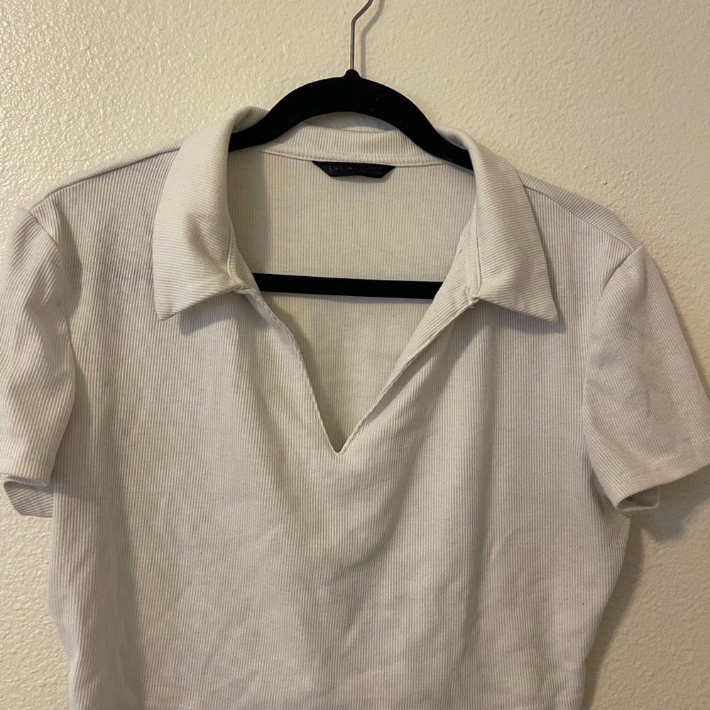 SHEIN Cream Short Sleeve Polo Tee